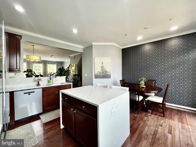 504 NE AVA WAY NE, Washington, DC 20017