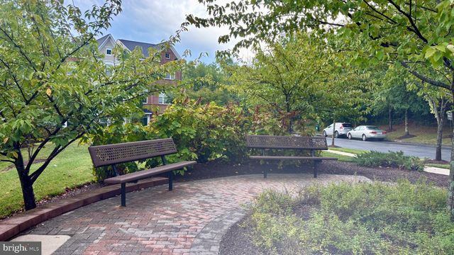 504 NE AVA WAY NE, Washington, DC 20017