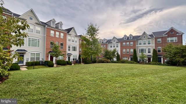 504 NE AVA WAY NE, Washington, DC 20017