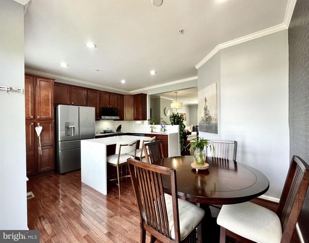 504 NE AVA WAY NE, Washington, DC 20017