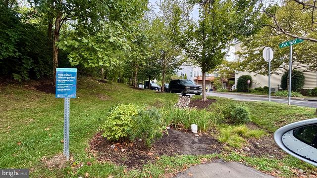 504 NE AVA WAY NE, Washington, DC 20017