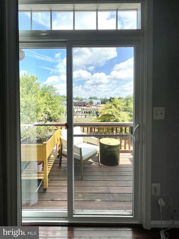 504 NE AVA WAY NE, Washington, DC 20017