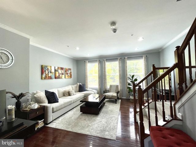 504 NE AVA WAY NE, Washington, DC 20017