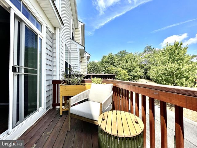 504 NE AVA WAY NE, Washington, DC 20017