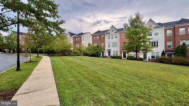 504 NE AVA WAY NE, Washington, DC 20017