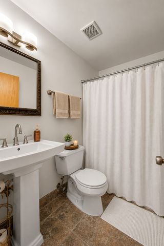 1187 Foxboro Court 1187, Schaumburg, IL 60193