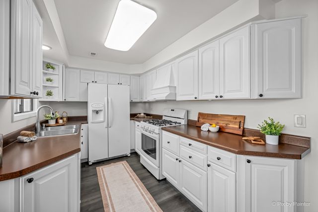 1187 Foxboro Court 1187, Schaumburg, IL 60193