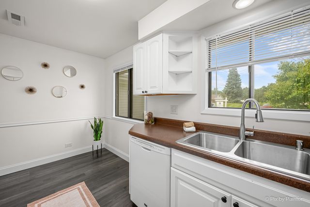 1187 Foxboro Court 1187, Schaumburg, IL 60193