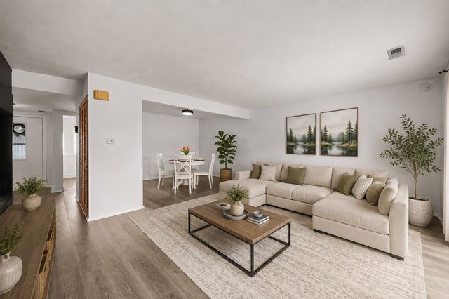 1187 Foxboro Court 1187, Schaumburg, IL 60193