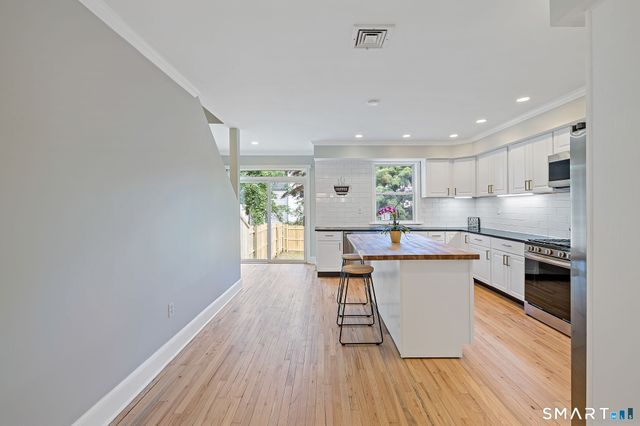 7 Edgewood Street B, Norwalk, CT 06854