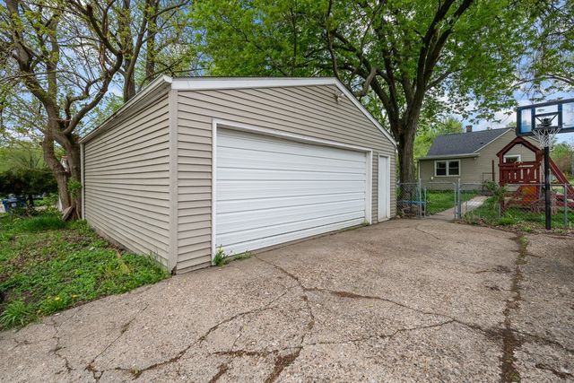 3433 FILLMORE Street, Davenport, IA 52806