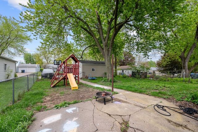 3433 FILLMORE Street, Davenport, IA 52806