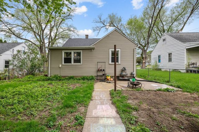 3433 FILLMORE Street, Davenport, IA 52806