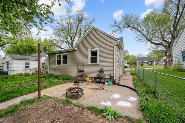 3433 FILLMORE Street, Davenport, IA 52806