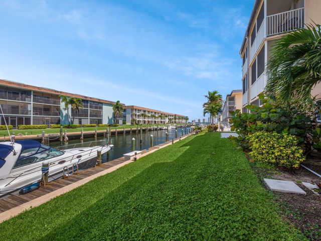 131 Doolen Court 103, North Palm Beach, FL 33408