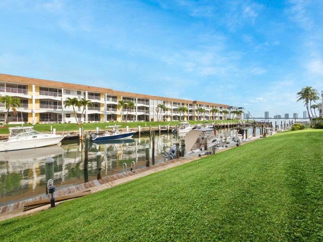 131 Doolen Court 103, North Palm Beach, FL 33408