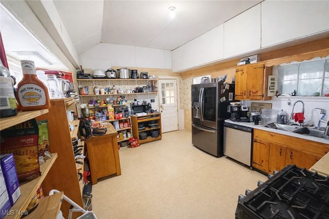 305 W Main Street, Lagrange, OH 44050