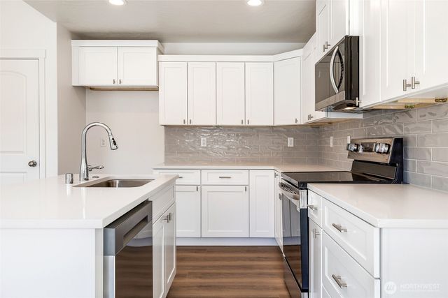 311 W Sandy Loop, Moses Lake, WA 98837