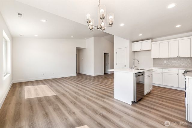 311 W Sandy Loop, Moses Lake, WA 98837
