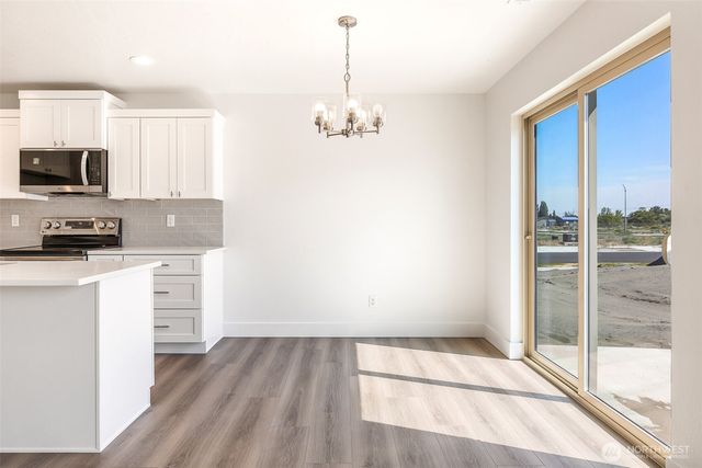 311 W Sandy Loop, Moses Lake, WA 98837