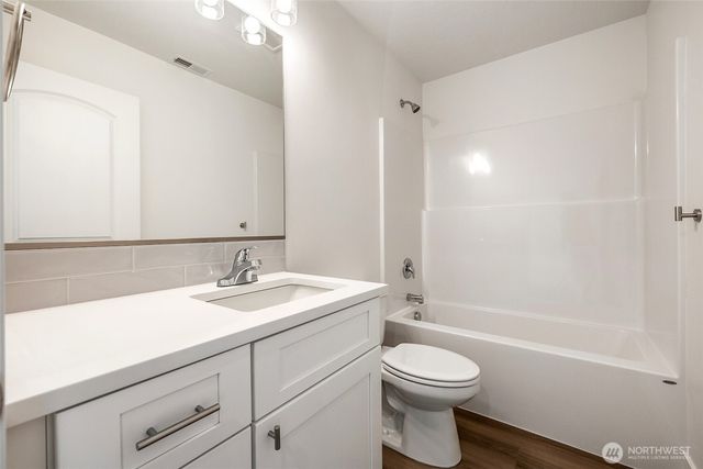 311 W Sandy Loop, Moses Lake, WA 98837