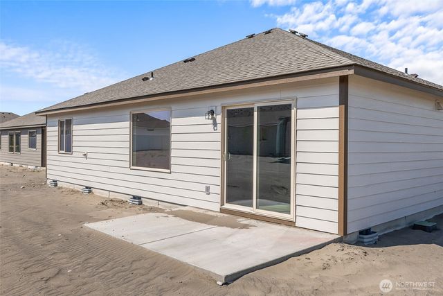 311 W Sandy Loop, Moses Lake, WA 98837