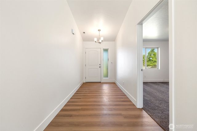311 W Sandy Loop, Moses Lake, WA 98837