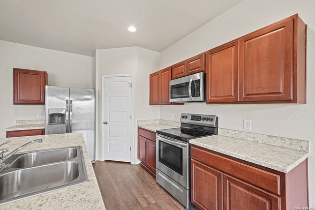 12924 Cicely, St Hedwig, TX 78152