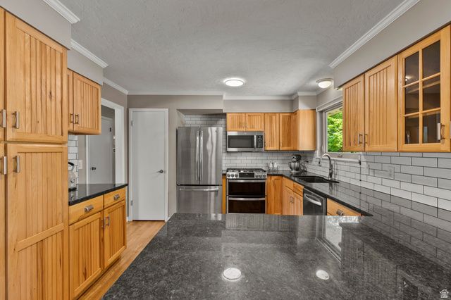 777 E UTE CIR, Murray, UT 84107