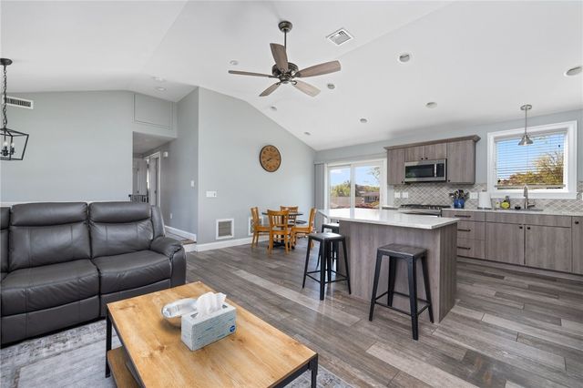 26 Leawood Drive, Cranston, RI 02920