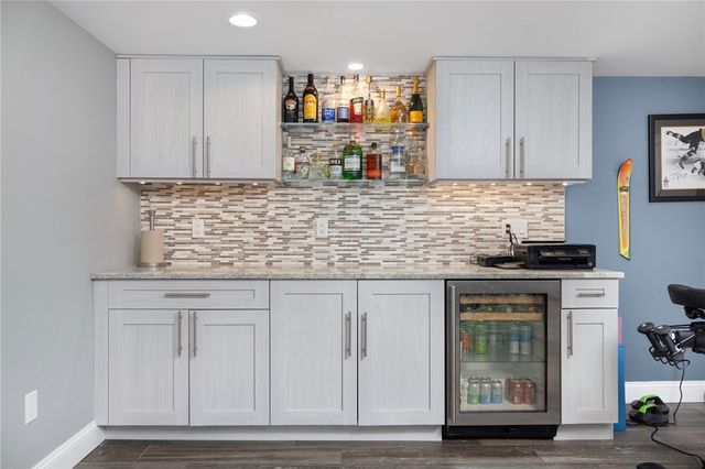 26 Leawood Drive, Cranston, RI 02920