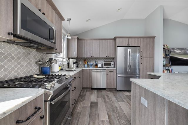 26 Leawood Drive, Cranston, RI 02920