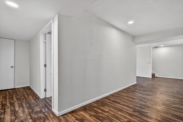 803 S State Highway Ab, Willard, MO 65781