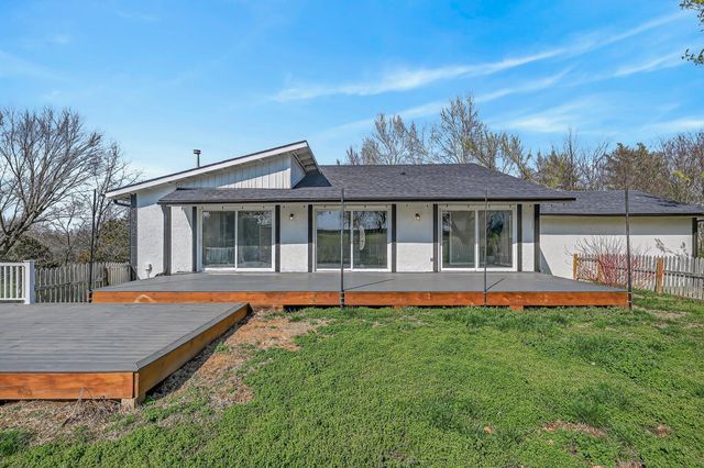 803 S State Highway Ab, Willard, MO 65781