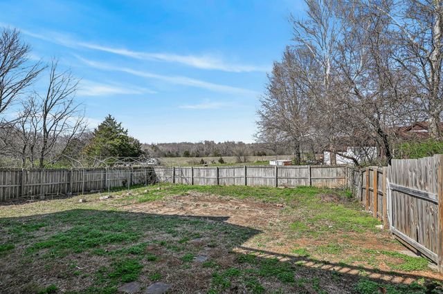 803 S State Highway Ab, Willard, MO 65781