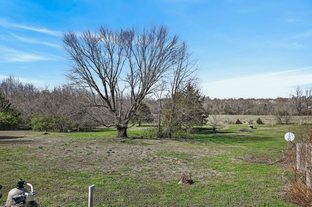 803 S State Highway Ab, Willard, MO 65781