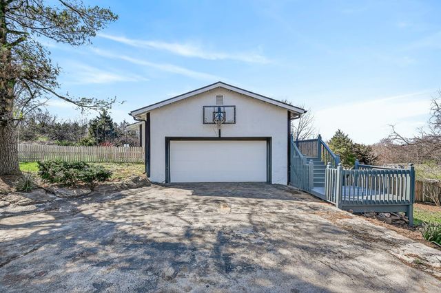 803 S State Highway Ab, Willard, MO 65781