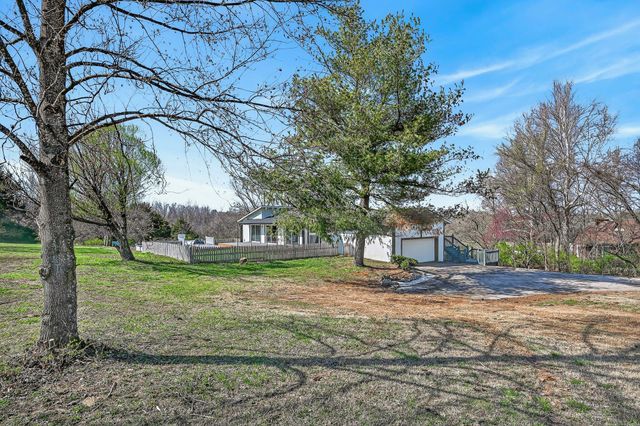 803 S State Highway Ab, Willard, MO 65781