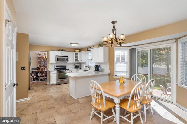 1 SARA DR, Robbinsville, NJ 08691