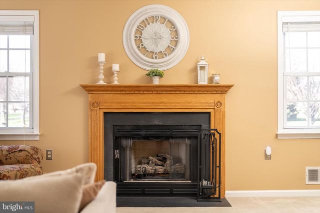 1 SARA DR, Robbinsville, NJ 08691