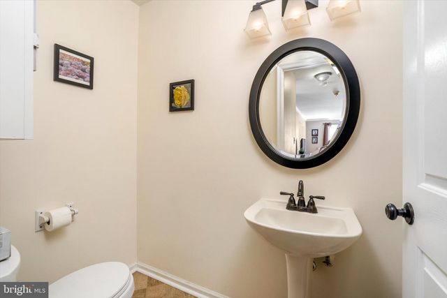 1 SARA DR, Robbinsville, NJ 08691