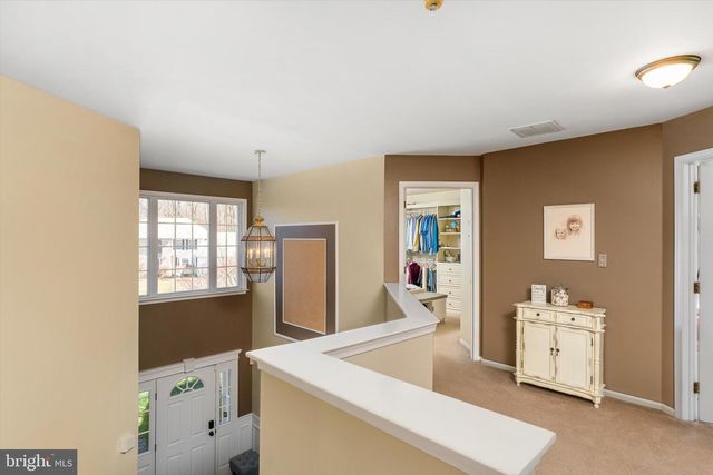 1 SARA DR, Robbinsville, NJ 08691