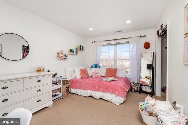 1 SARA DR, Robbinsville, NJ 08691