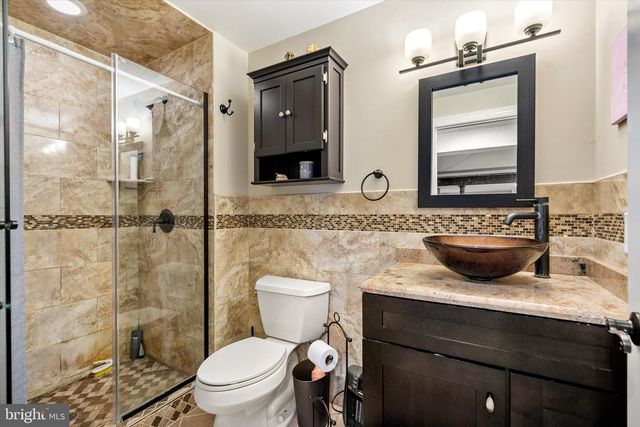 1 SARA DR, Robbinsville, NJ 08691