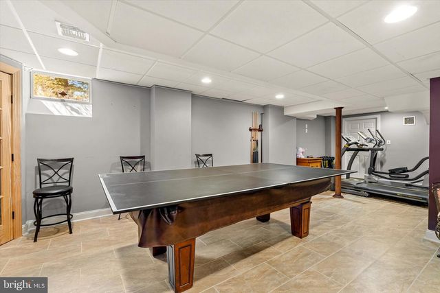 1 SARA DR, Robbinsville, NJ 08691