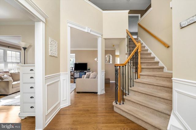 1 SARA DR, Robbinsville, NJ 08691