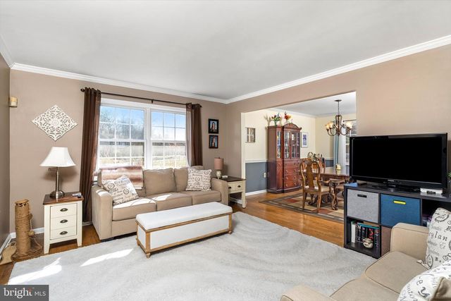 1 SARA DR, Robbinsville, NJ 08691