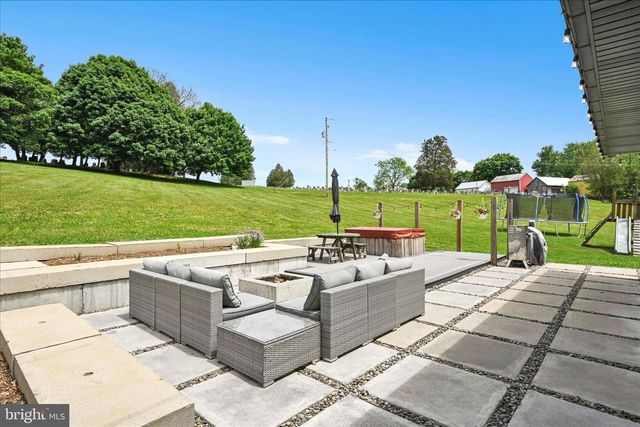 647 N MAIN ST, Bernville, PA 19506
