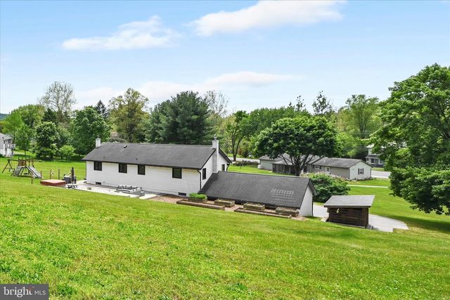 647 N MAIN ST, Bernville, PA 19506