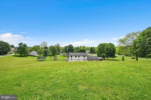 647 N MAIN ST, Bernville, PA 19506